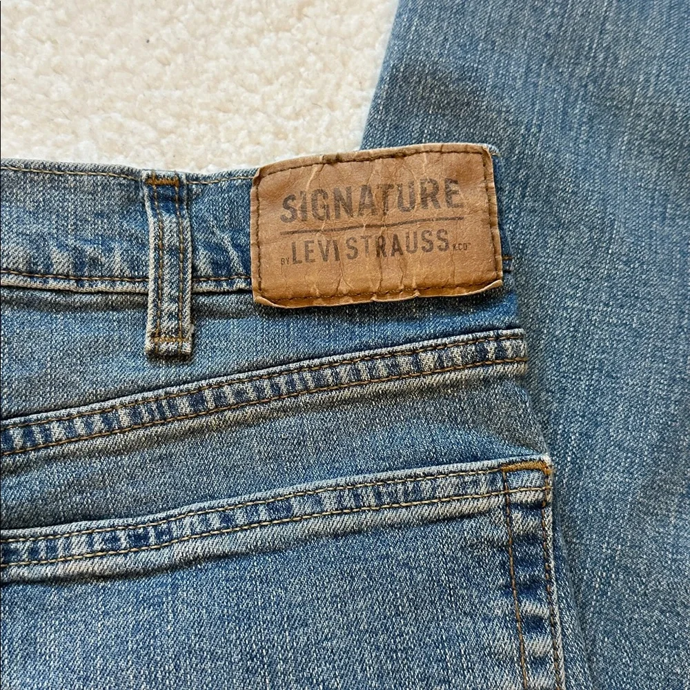 Signature by Levi Strauss bootcut silhouette